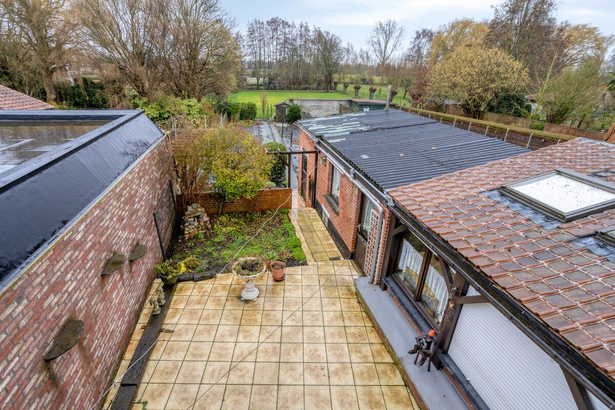 Te renoveren, ruime woning op 427 m2! - foto 1