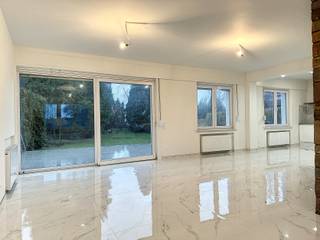 Te huur: ruime open bebouwing in Sint-Stevens-Woluwe, Vlaams-Brabant, gelegen in een residentiële buurt nabij openbaar vervoer en...