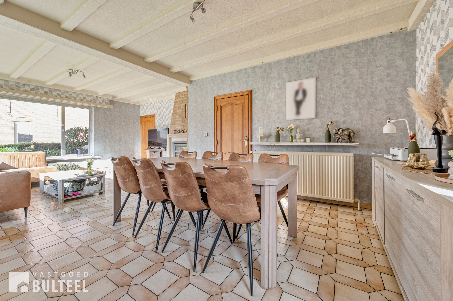 Ruime open bebouwing met 3 slaapkamers en tuin. - foto 5