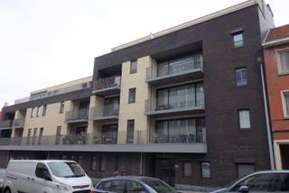 Een ruim en modern 3 slaapkamer appartement gelegen op het 3e en 4e verdiep. Goed gelegen voor werkende, vlakbij de autostrade, het centrum...