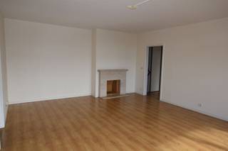 Century21 ImmoNero presents in front of Golf court and at walking distance from city center, train station and bus stop, this nice and sunny...