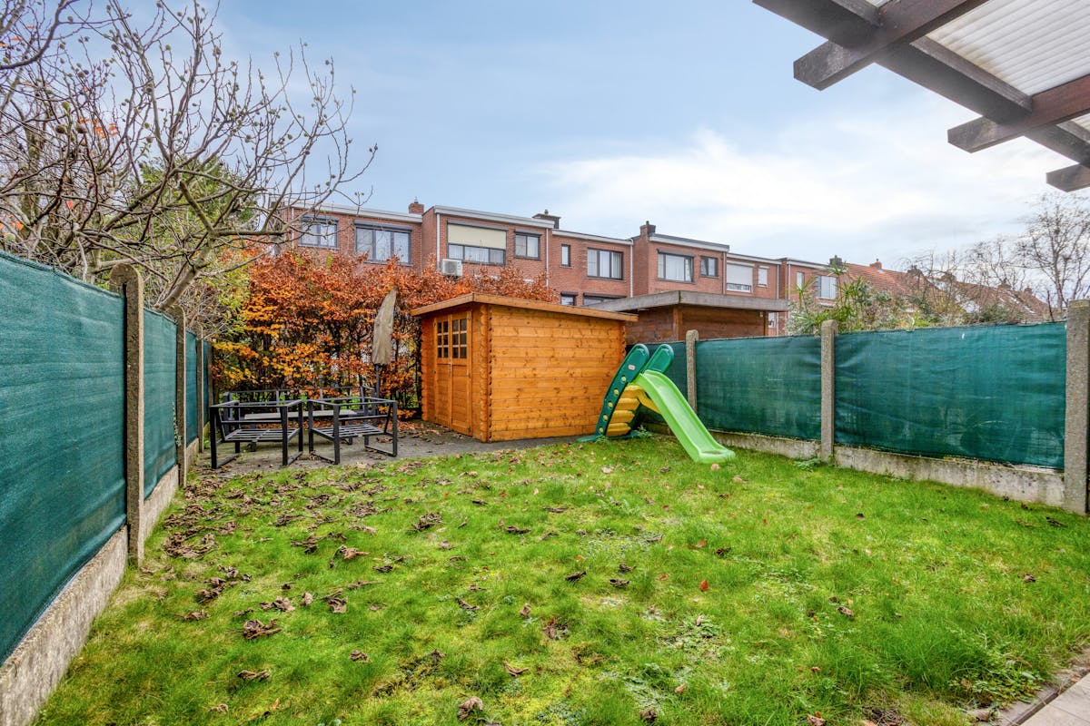 Instapklaar huis met 3 slaapkamers te koop in Merksem. - foto 5