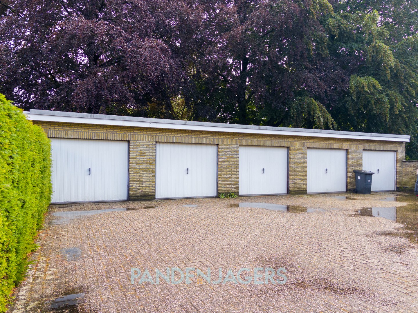Kleinschalig gebouw met 2 appartementen en 5 garageboxen te Brasschaat - foto 4