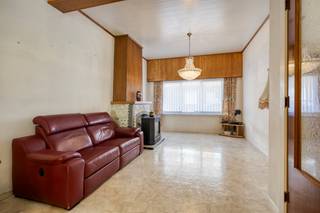 With a living area of 142 m², this house offers a surprising amount of space. The house has been carefully maintained over the years, with...