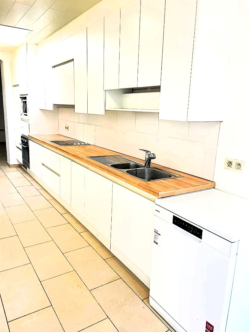 Te koop in Lede – Instapklare woning op heel centrale ligging met tuin - foto 3