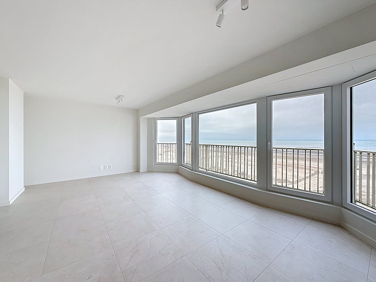 Appartement met 2 slaapkamers op de zeedijk van Koksijde - foto 2