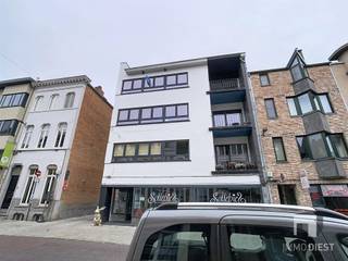 Bent u op zoek naar een uitzonderlijke investeringskans in het bruisende hart van Diest? Ontdek Residentie Het Wit Paard, een karaktervol...