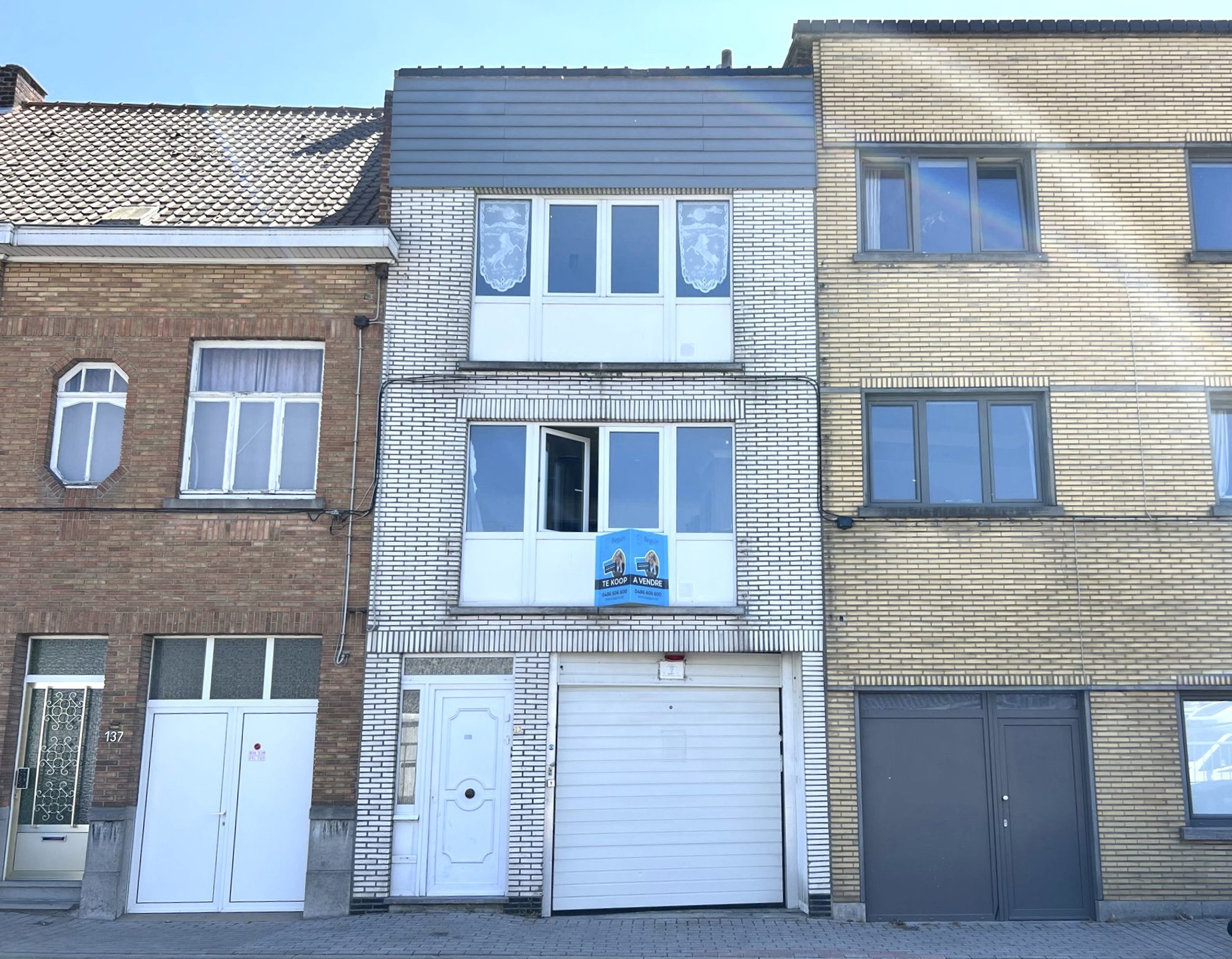 OPBRENGSTEIGENDOM: 2 op te frissen appartementen (1 slpk). - foto 2