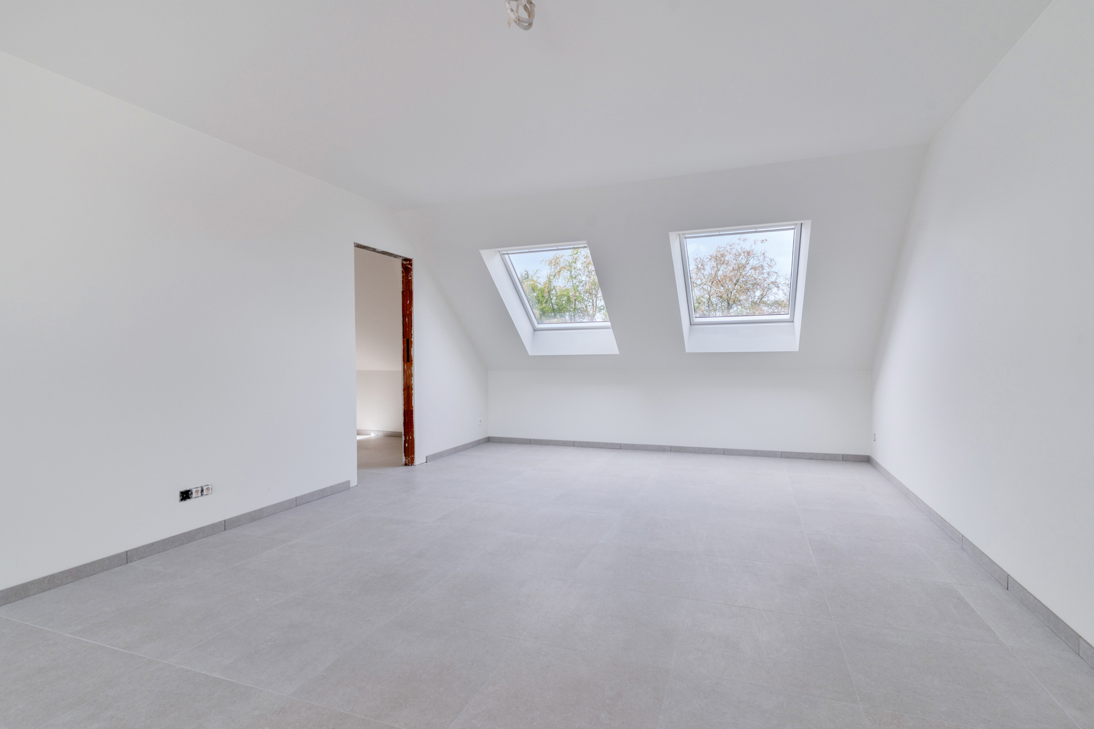 Hoogwaardig afgewerkt nieuwbouw duplex-appartement met 2 slaapkamers, terras en carport  - foto 4