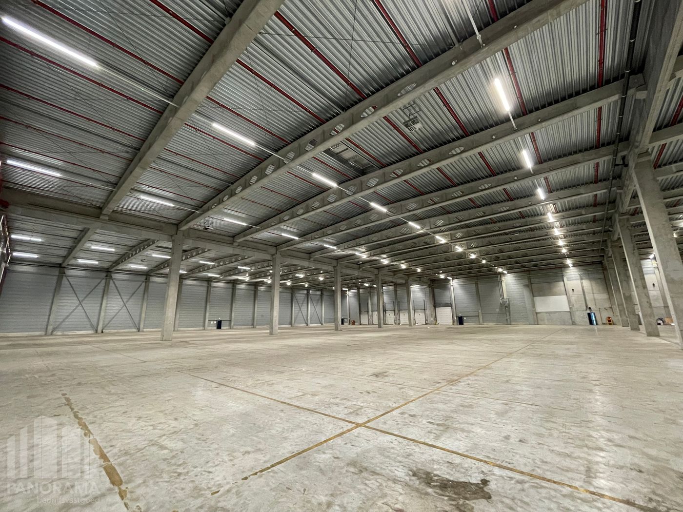 Logistiek magazijn met kantoor te huur in Oostende - photo 4