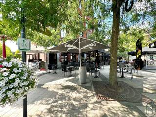 TOP LOCATION (near the STATION and in the CITY CENTER) for this SUCCESSFUL HORECA BUSINESS. Recent build, high-quality industrial finish, READY TO MOVE IN. LARGE TERRACE, located near the STATION and in the CITY CENTER. LOTS OF POTENTIAL!