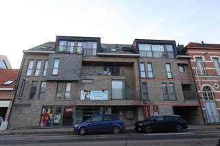 INDELING1STE VERDIEPINGInkomhal, woonkamer met volledig uitgeruste open keuken voorzien van de volgende toestellen nl. kookplaat, afzuigkap,...