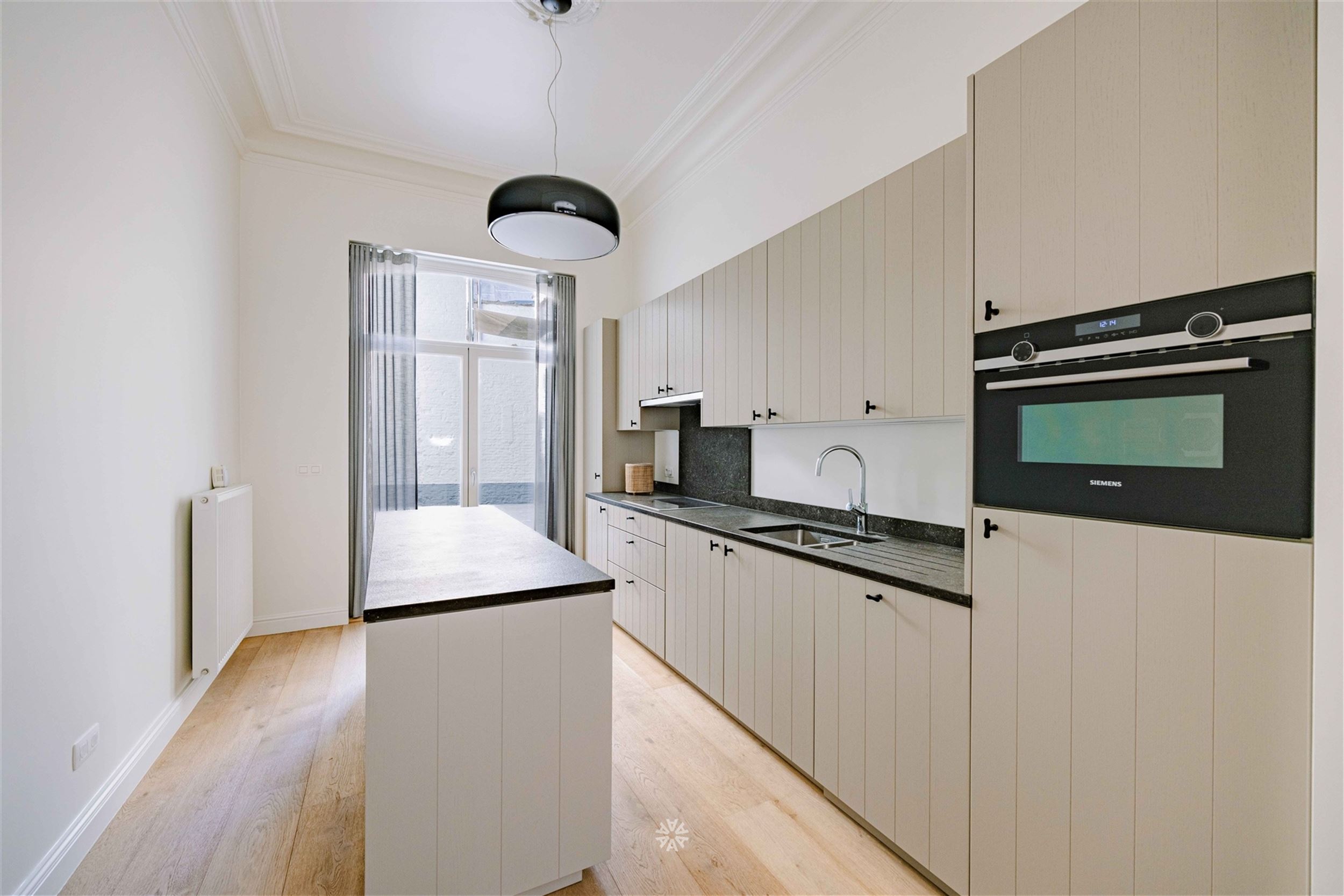 Renovated civilian home in Prinsenhof with large terrace - photo 4