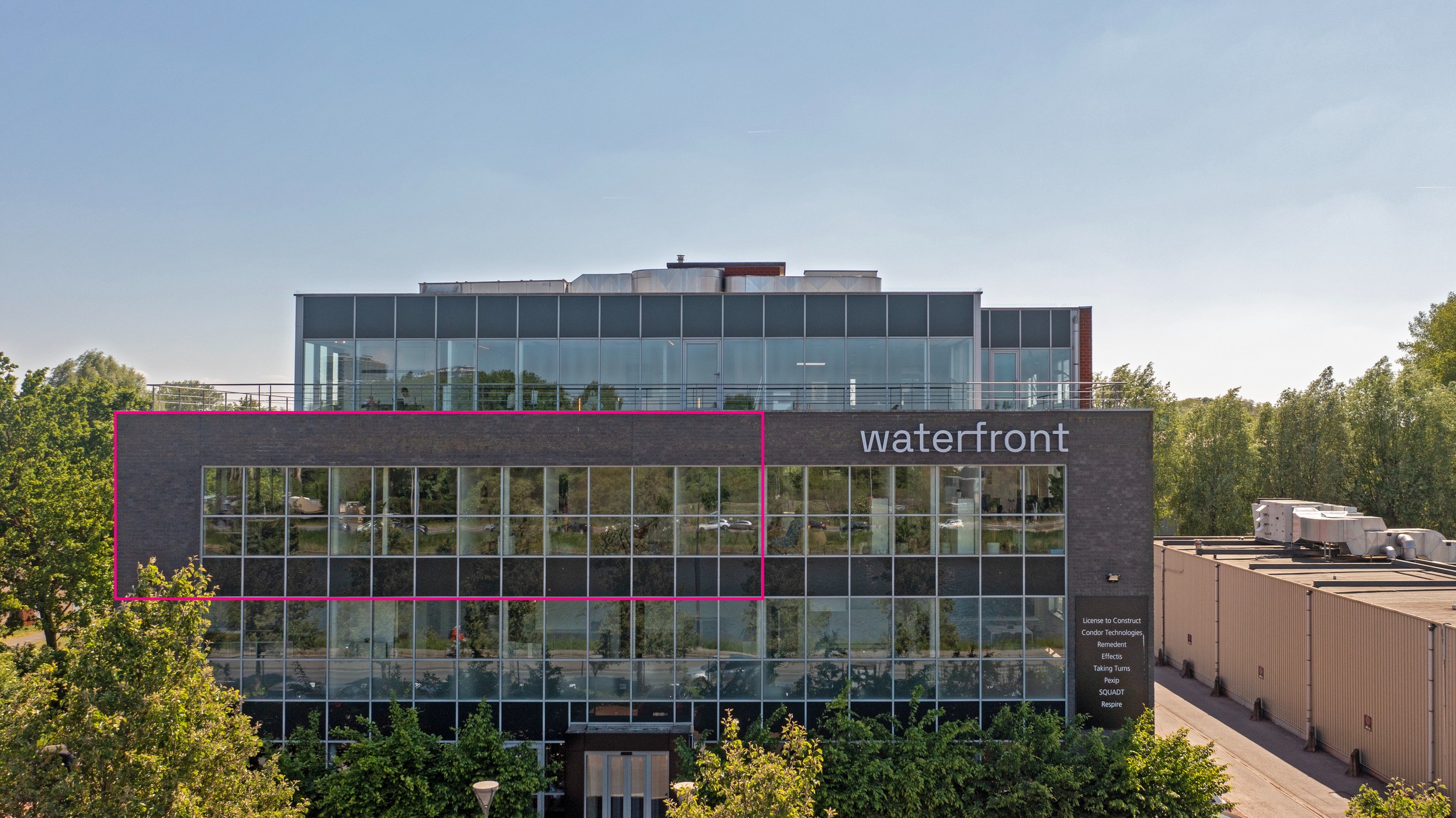 Kantoor van 288 m² (+ 49 m²) aan de Zuiderlaan te Gent - photo 1