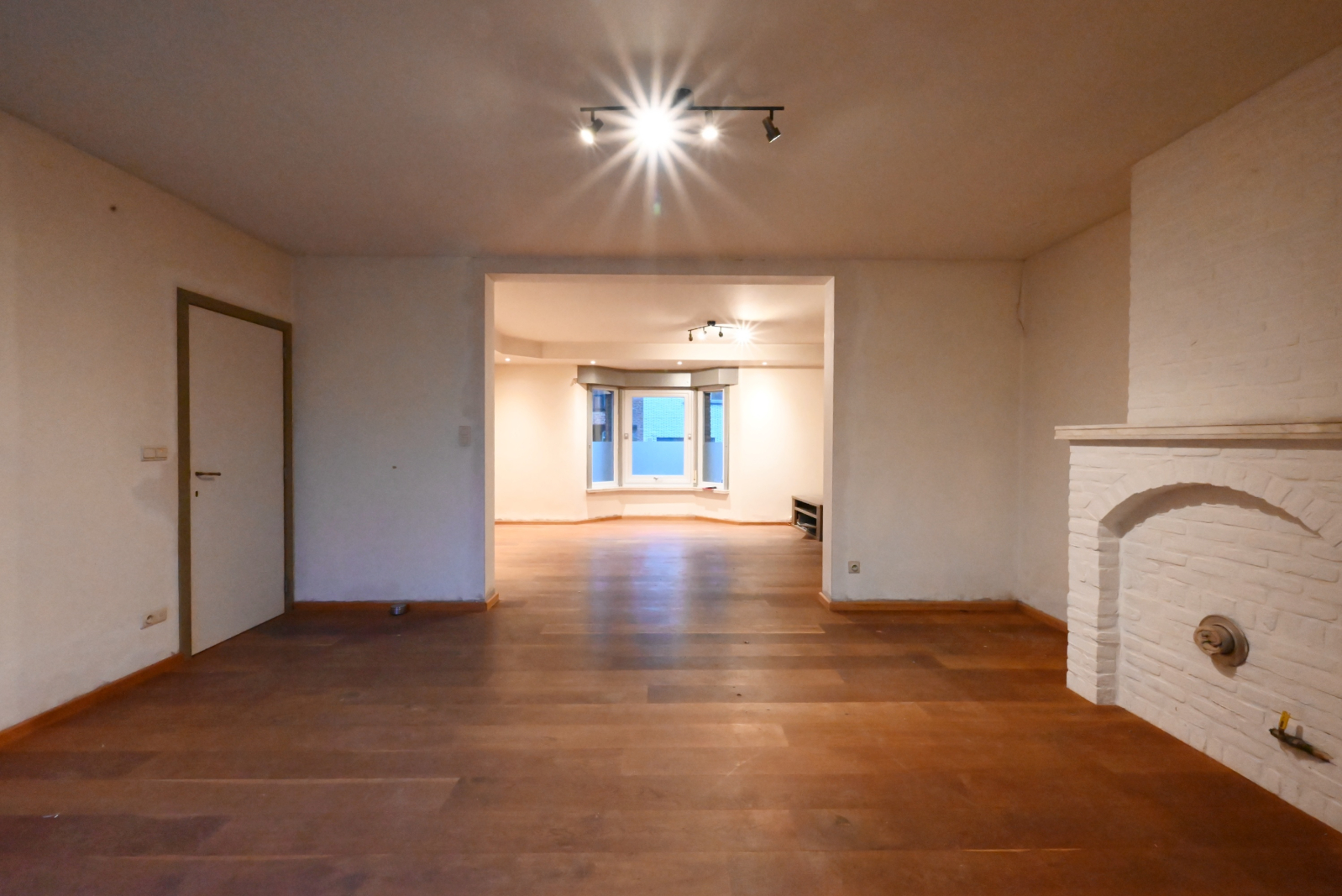 Ruime gezinswoning met 4 slaapkamers in het hartje van Staden! - foto 4