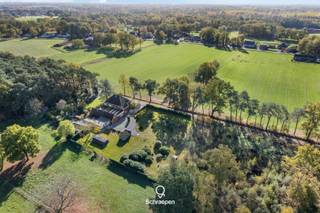 We vinden deze Idyllisch gelegen halfopen bebouwing terug op een riant perceel van maar liefst 81 are! Voor meer informatie...