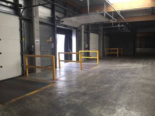 Logistique 17 868m² à louer répartis en 3 entrepôts disponibles sur une surface de 43 866m². A proximité des usines Colruyt et Valeo.Les...