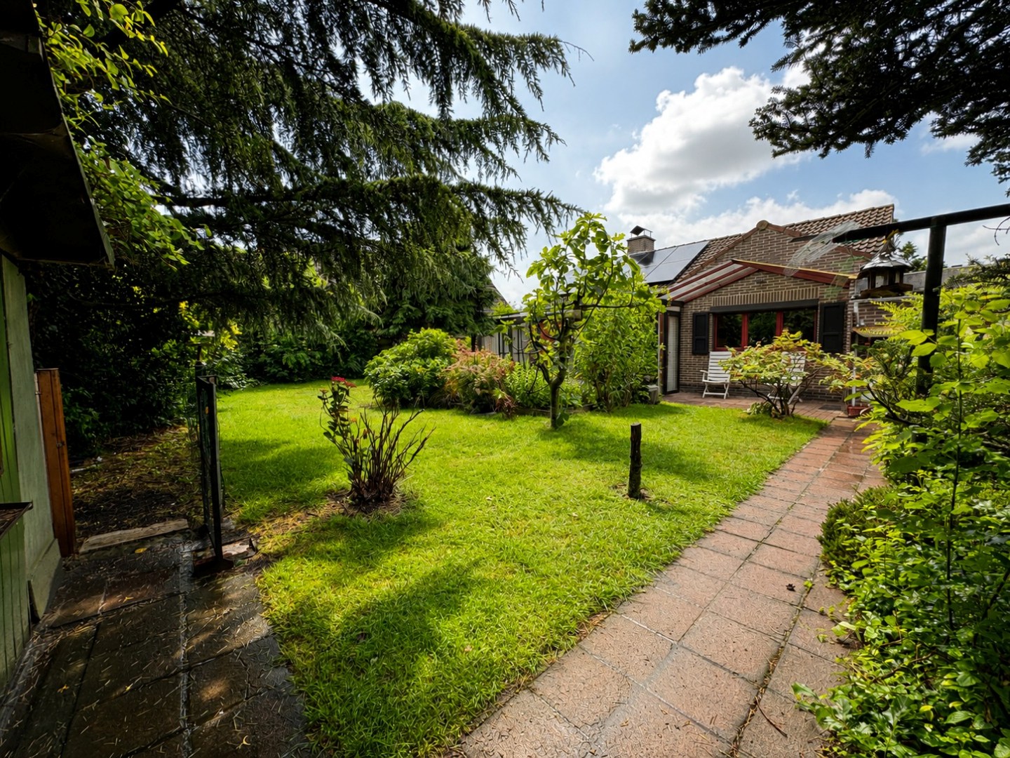 Rustig gelegen bungalow op toplocatie in Ertvelde met zonnige tuin ! - foto 4
