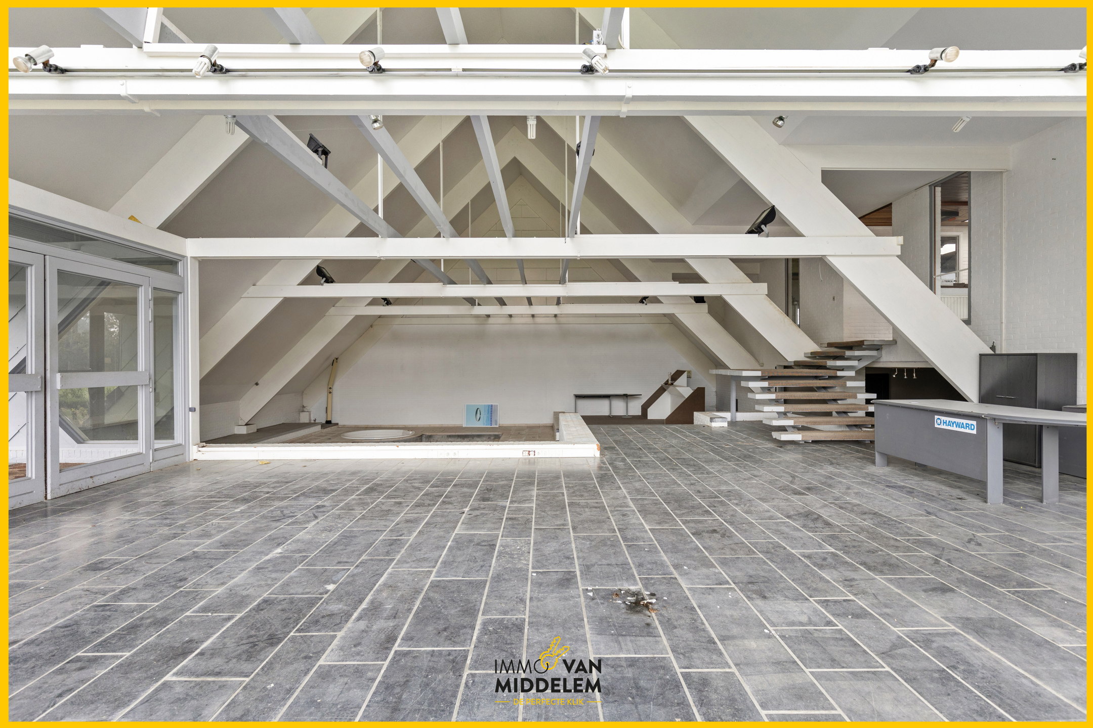 MULTIFUNCTIONEEL GEBOUW MET VISIBILITEIT VANOP DE A12 ! - foto 5