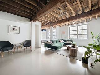 Nabij het bruisende centrum van Brussel, in de Washuisstraat 18, prachtige niet-gemeubelde loft gelegen in een gerenoveerd fabrieksgebouw. Het...