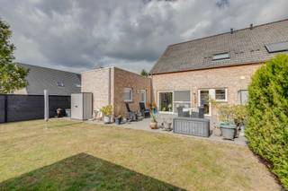 Gelegen in een rustige doodlopende straat in de gemeente De Klinge bevindt zich deze bijzonder praktische en verzorgde woning. Dankzij de ligging...