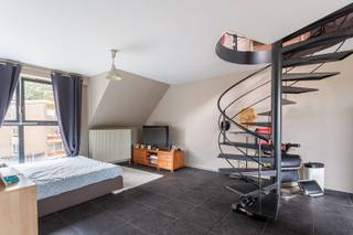 Dit charmante duplex appartement op de tweede verdieping van een verzorgd gebouw in de Mussenhoevenlaan in Boechout biedt een rustige ligging met...