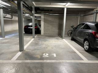AUTOSTAANPLAATSEN TE PUURSGelegen in het centrum van Puurs - in de ondergrondse garage van Residentie Corneli. * Autostaanplaatsen voor 1 wagen vanaf...