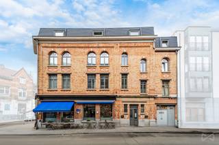Plus d'informations : Arthur Reynier - 0479 94 92 71UCCLE CENTRE - We Invest vous propose cet immeuble mixte comprenant un rez-de-chaussée commercial...