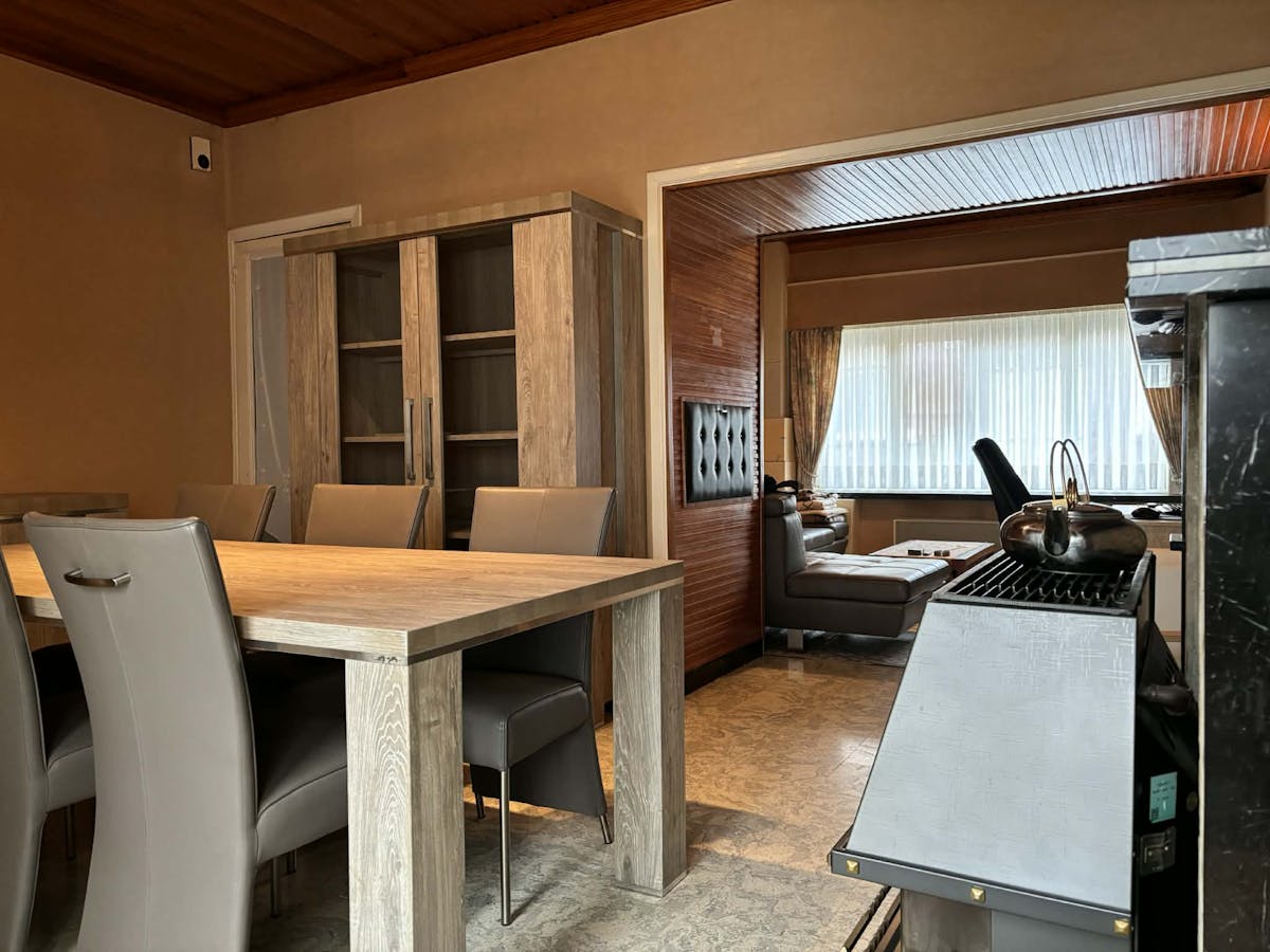 Ruime gezinswoning met tuin en veel potentieel in Aalbeke - foto 5