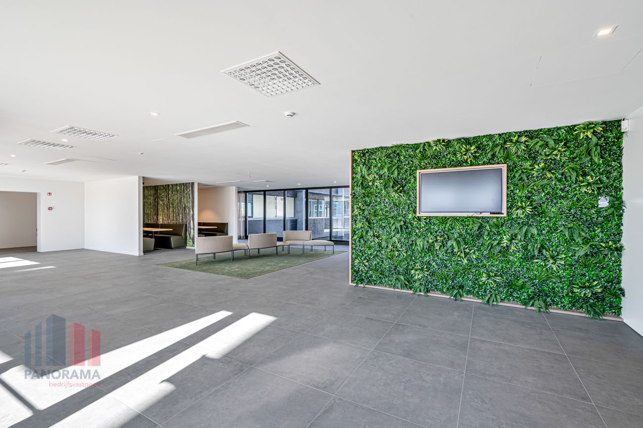 454 m² ready-to-use offices near the R4 - photo 4