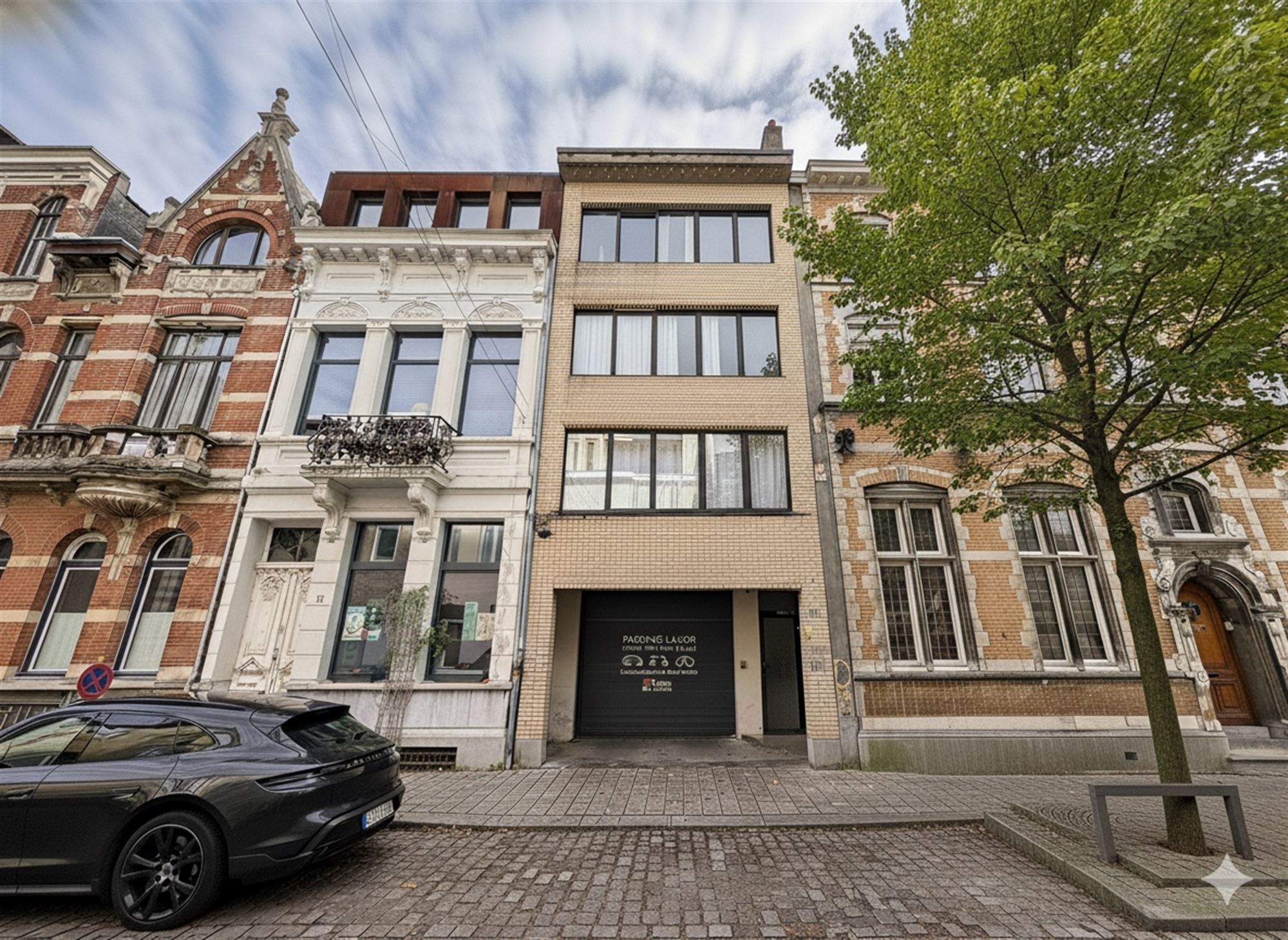 60 parking spaces - 5 motorcycle spaces and 2 warehouse spaces - photo 2