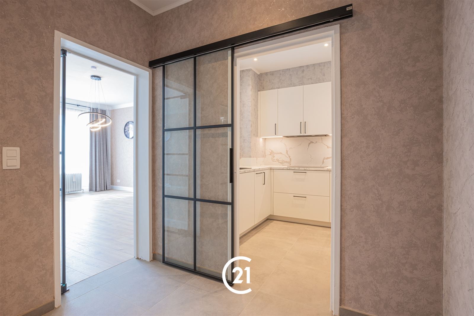 Instapklaar en stijlvol gerenoveerd appartement in Gent - foto 5