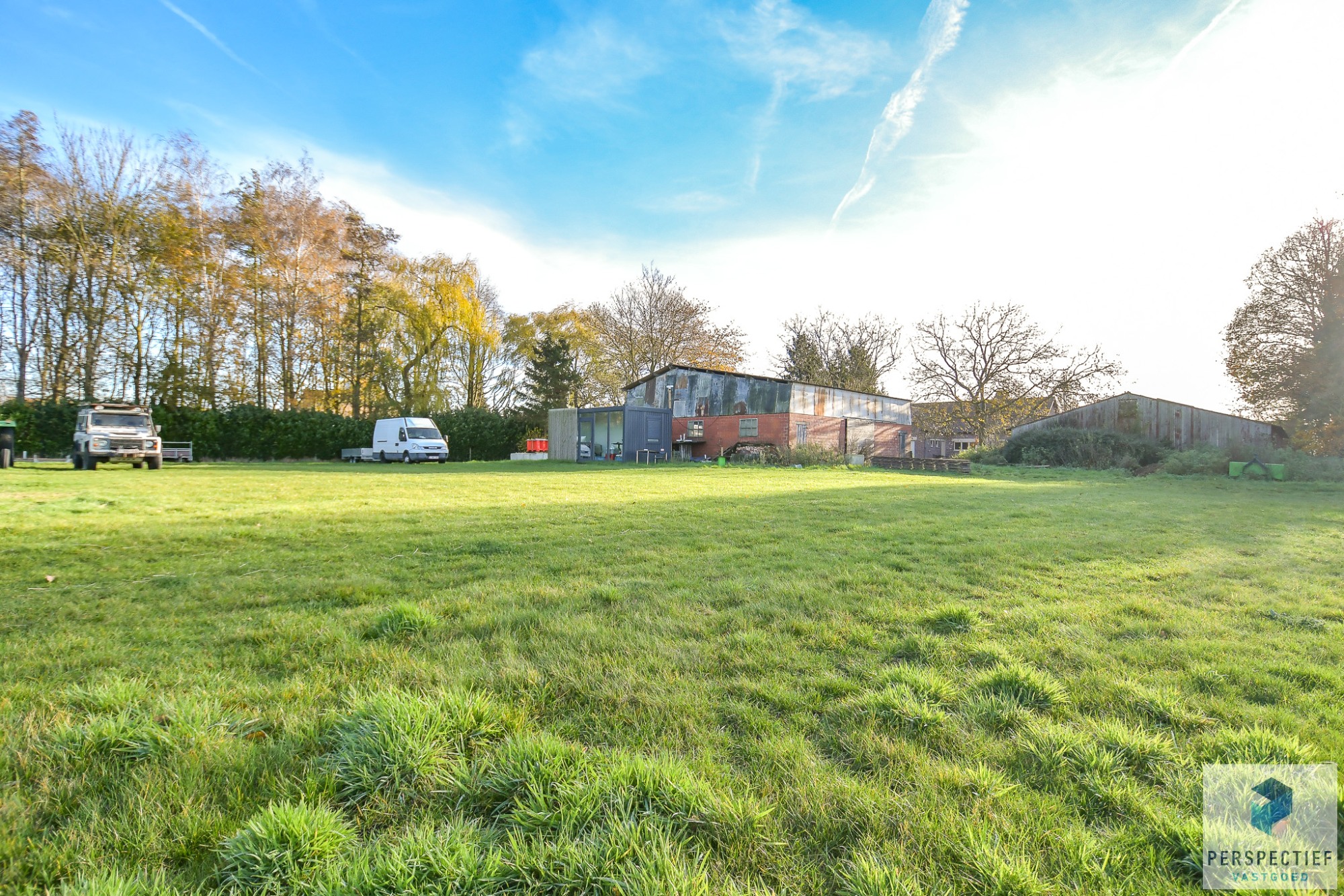 Landelijke woning met een magazijn, schuur en weide op 10 224m² - foto 4