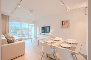 Spacieux studio prêt à emménager avec terrasse ensoleillée à vendre à Nieuwpoort-Bad, au quatrième étage de la Résidence Thalassa,...