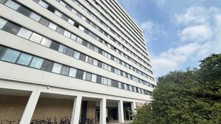 <p><span> This spacious apartment for sale is located </span><span>on </span><span>Laarbekestraat,</span><span> a quiet street in a </span><span>residential neighborhood in Merksem</span><span>. The </span><span>center of Merksem</span><span>, as well as numerous shops, public transportation, schools, and major roads, are all nearby. </span></p><p><span> </span></p><p><span>The apartment has a </span><span>living area of 91 m²</span><span> (according to the EPC) and is located on the </span><span>2nd floor; it features 2 spacious bedrooms</span><span>.</span></p><p><span> </span></p><p><span>2nd Floor</span></p><p><span> </span></p><p><span>-Entrance hall with coat closet</span></p><p><span>-Separate toilet</span></p><p><span>-Bright living area</span></p><p><span>-Fully equipped kitchen</span></p><p><span>-Bedroom 1</span></p><p><span>-Bedroom 2</span></p><p><span>-Bathroom</span></p><p><span> </span></p><p><span>Highlights</span></p><p><span> </span></p><p><span>- Great location</span></p><p><span>- Favorable EPC rating: B</span></p><p><span>- 2 spacious bedrooms</span></p><p><span>- Lots of natural light</span></p><p><span>- Shops, schools, and public transportation within walking distance</span></p><p><span> </span></p><p><span>Are you interested in this apartment for sale in Merksem, looking for other properties, considering an investment, or would you like to know the value of your property? Then you’ve come to the right place at BOLT Immo! We’d be happy to assist you.</span></p><p><span> </span></p>