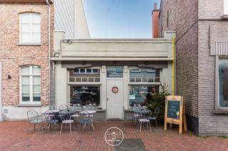 Te koop: karaktervol handelspand/restaurant in hartje Hansbeke – Hansbekedorp 40Unieke vastgoedkans in het centrum van Hansbeke!LiggingDe ligging is...