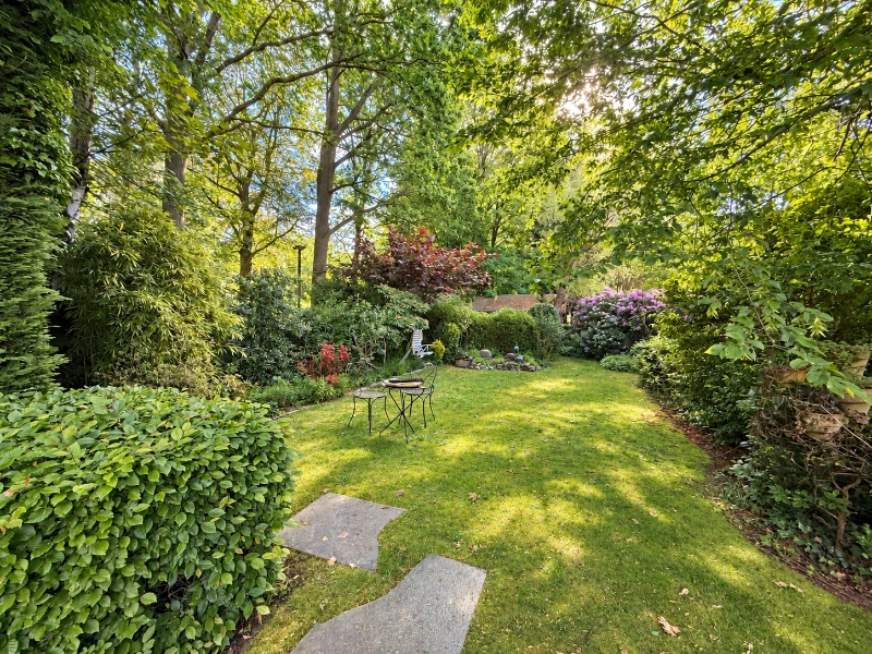Ruime woning met kantoor en prachtige tuin op toplocatie - photo 3