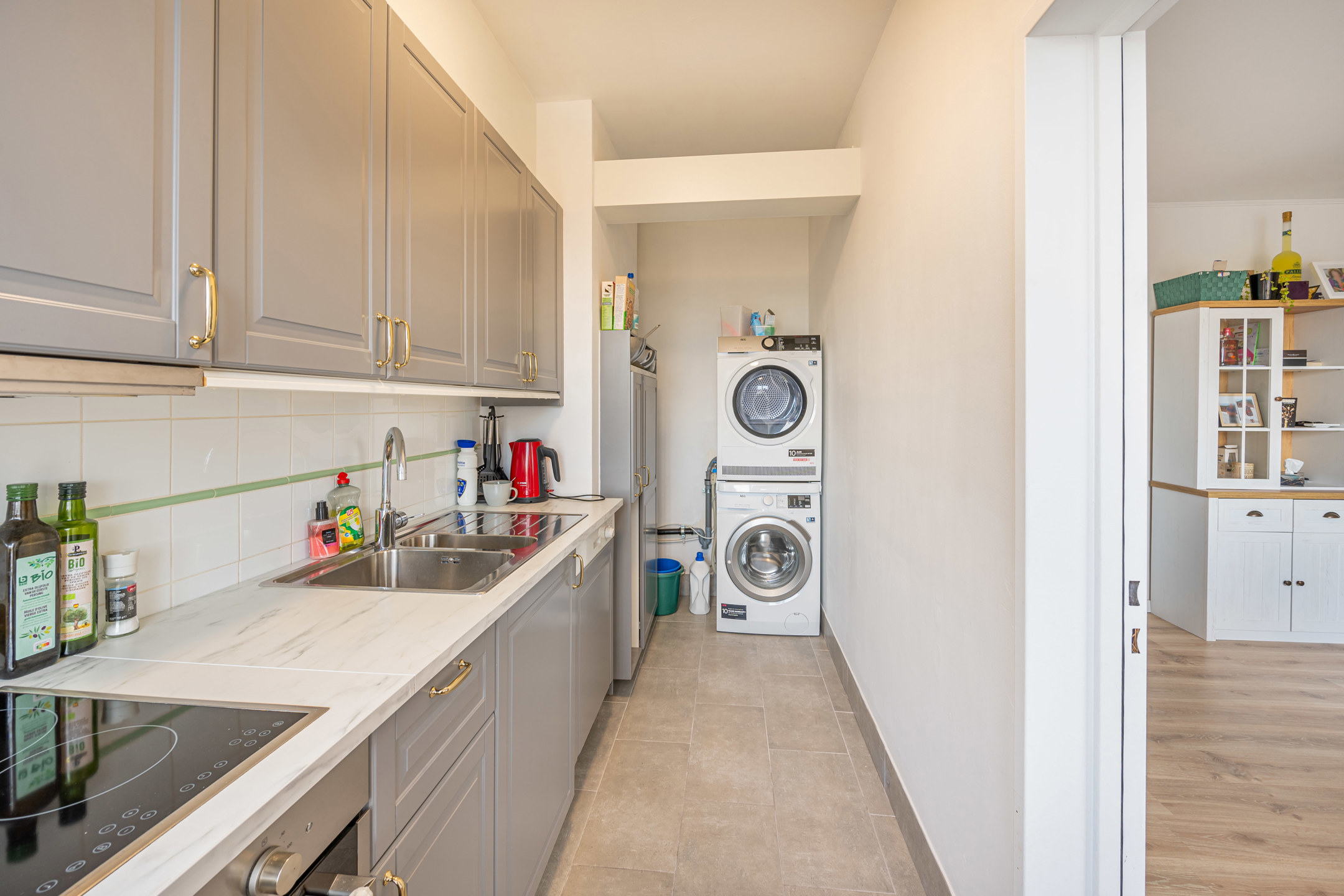 Instapklaar appartement met 2 slaapkamers op toplocatie!  - foto 5