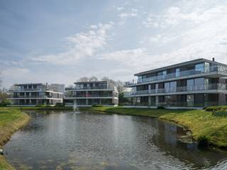 Lichtrijke penthouse met 3 slaapkamers, ruim zonneterras en twee overdekte staanplaatsen met groen uitzicht op fietsafstand van het centrum van...