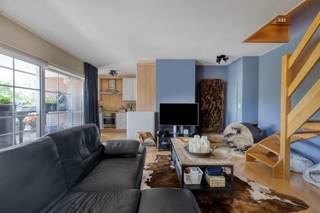 In het bruisende centrum van Merelbeke, vinden we dit appartementsgebouw "Maria Angela". Hier wordt een verhuurd duplex-appartement met 3...