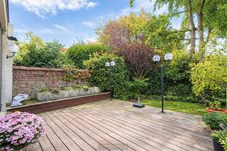 MAGNIFICENT TOWNHOUSE EXUDING GRANDEUR, marble accents and a CHARMING CITY GARDEN in Sint-Agatha-Berchem, with swift access to the EUROPEAN...