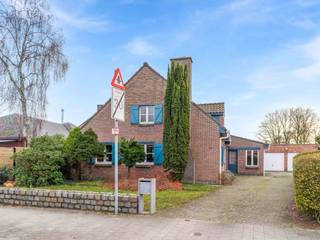 Deze bijzonder ruime, gezellige woning bevindt zich net buiten het centrum van het charmante polderdorpje Zandvliet. Winkels, scholen en...