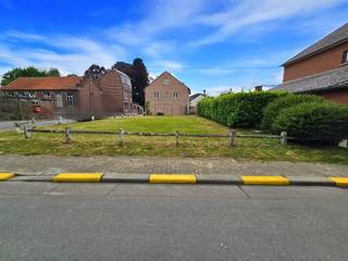 Mooi perceel bouwgrond voor open bebouwing met een opp. van 3a01ca te Walshoutem. Deze grond is idyllisch gelegen met een vlotte verbinding...