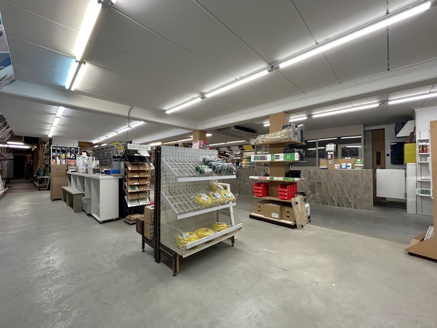 Handelsgelijkvloers op commerciële ligging in centrum Geel - foto 2