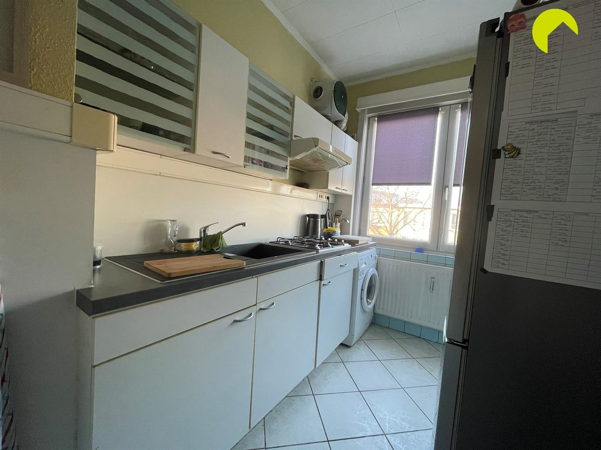 Goed gelegen 2 slaapkamer appartement met garage! - foto 4