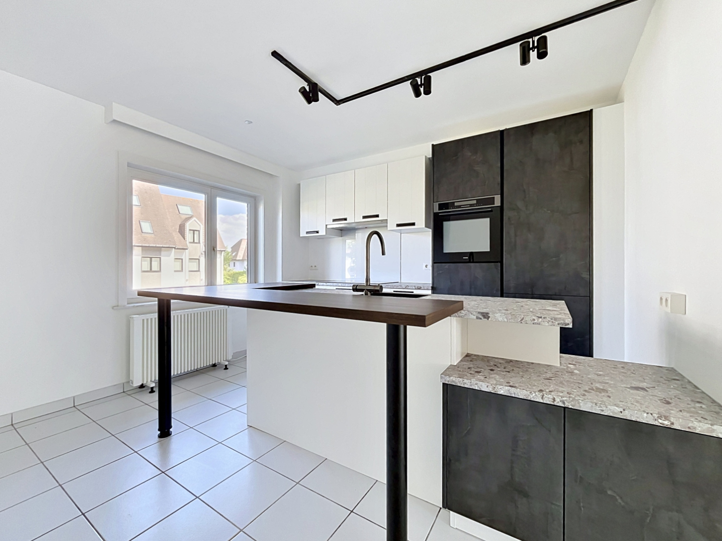 Ruim duplex appartement met 4 slaapkamers en 2 badkamers - foto 5