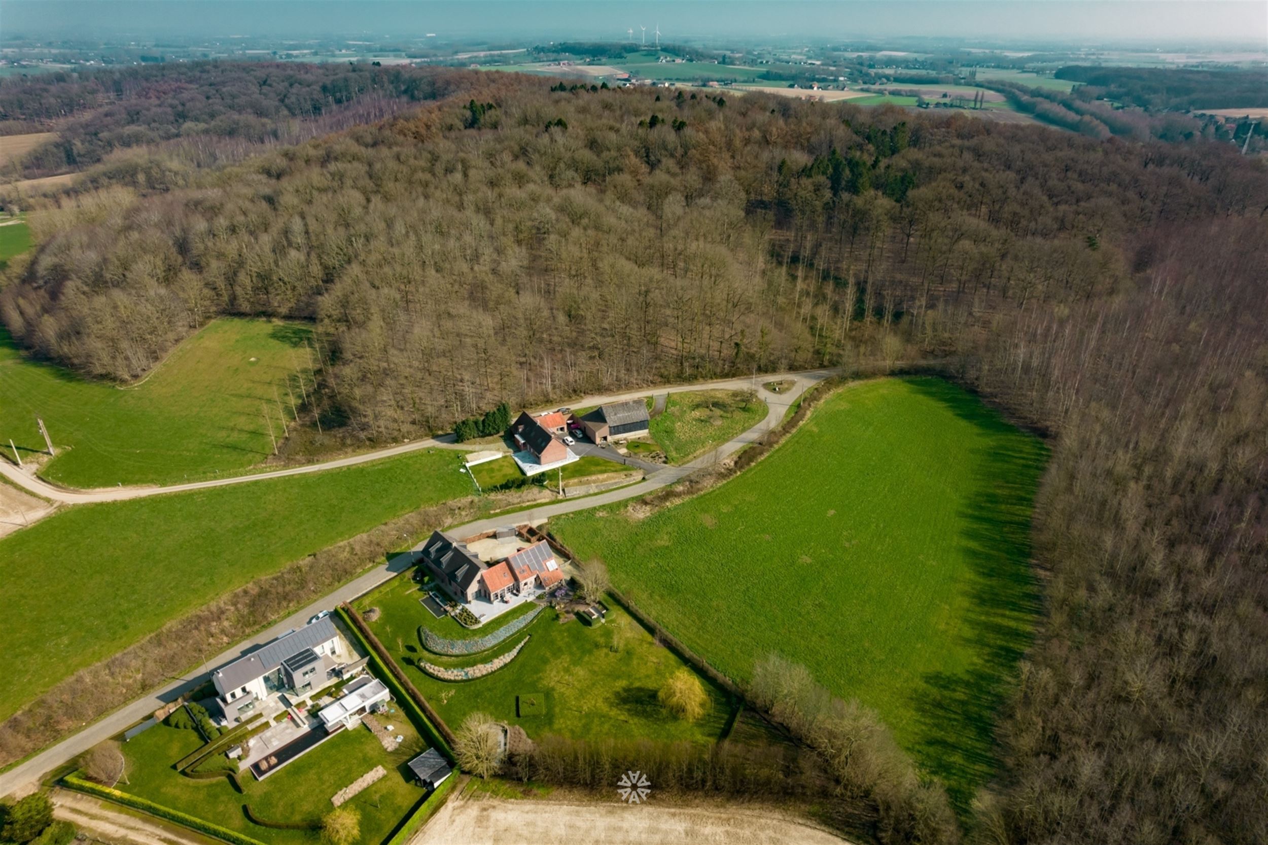 Een uniek domein bestaande uit bouwgrond, weiland en bos op meer dan 4ha in de Pays des Collines - foto 3