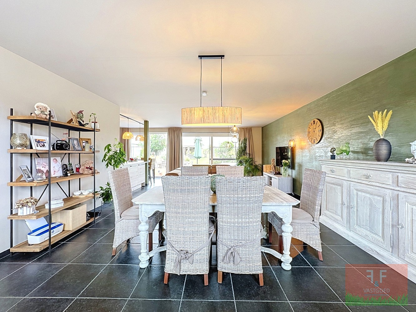Moderne gezinswoning met 3 slaapkamers, zonneterras en grote tuin te Vlierzele - Instapklaar, gebouwd in 2022! - foto 4