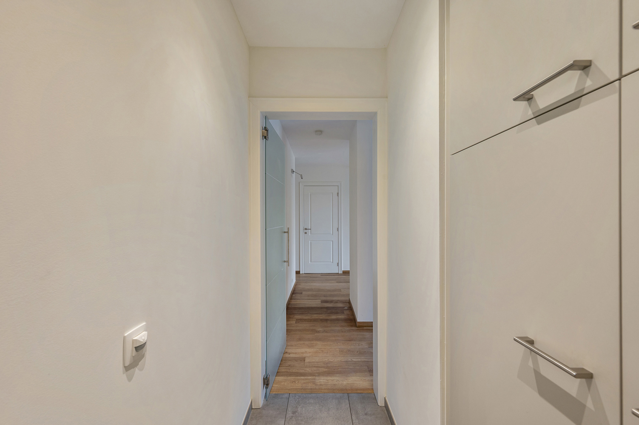 Stijlvol 2-slaapkamerappartement met 2 terrassen, private tuin, staanplaats en berging in hartje Heide - foto 4