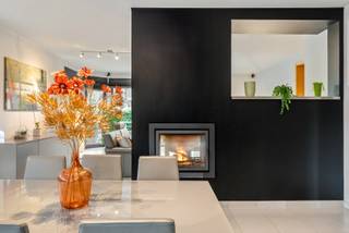 Energielabel B, 13,52 kW zonnepanelen, alarminstallatie, Bose surroundsysteem, conforme elektriciteit, ... ! De ruime villa is groen gelegen...